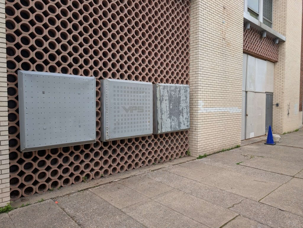 Photo of condemned building in Downtown Dayton